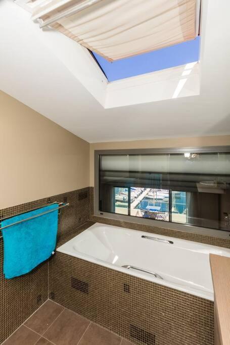 Sublime Pepite Vieux Port 2P Vue Imprenable Apartment Marseille Bagian luar foto
